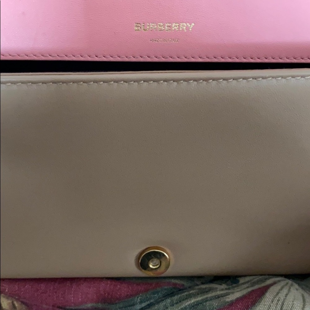 Burberry purse - Picture 3 of 4